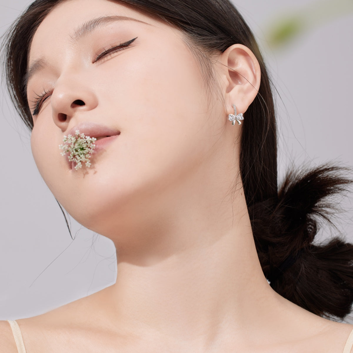 [Polaidi Jewelry]Exquisite Earrings With Heart-Shaped Bow Design