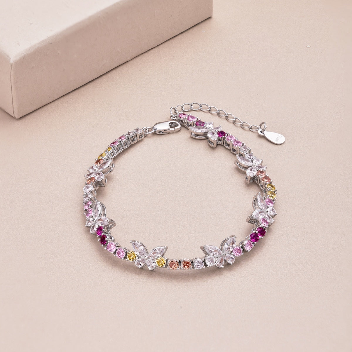 [Polaidi Jewelry]Ornate Colorful Butterfly Shape Round Cut Daily Bracelet