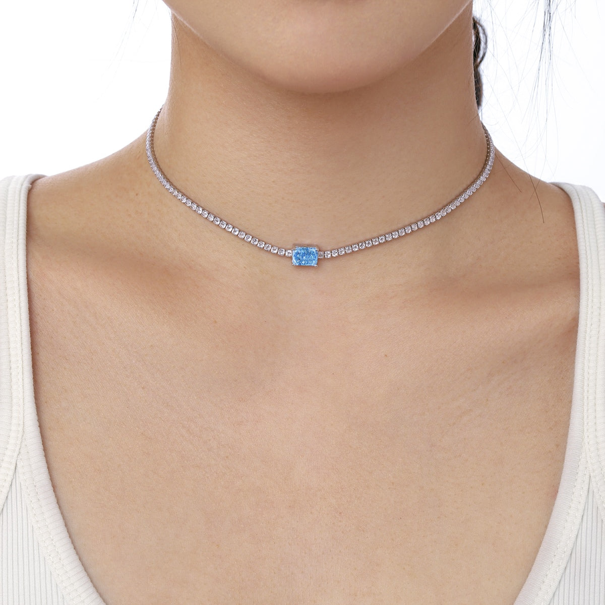 [Polaidi Jewelry]2.0 carat Ornate Emerald Cut Necklace