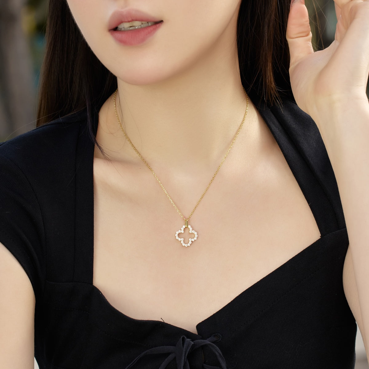[Polaidi Jewelry]Four-Leaf Clover Hollow Design Exquisite Necklace