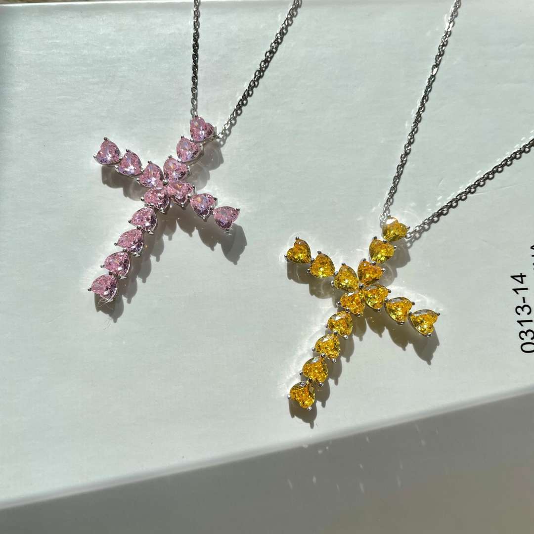 [Polaidi Jewelry]Radiant Cross Shape Necklace
