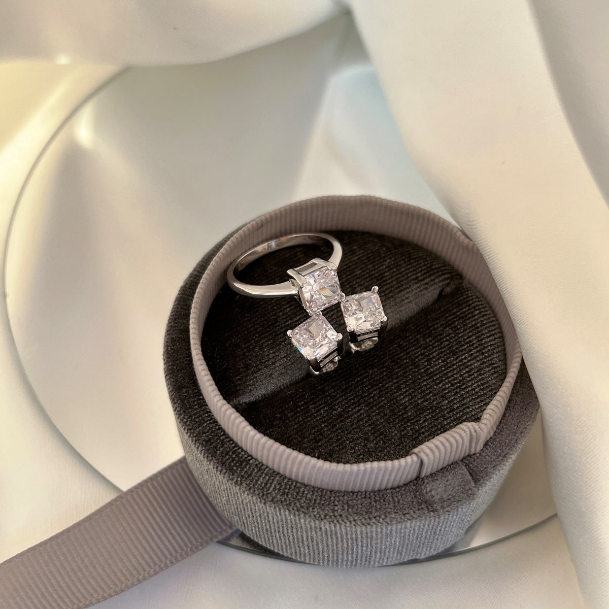 [Polaidi Jewelry]1.0 Carat Radiant Princess Cut Wedding Earrings