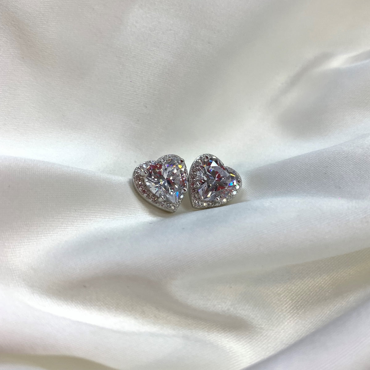 [Polaidi Jewelry]Sparkling Heart Shape Lover Earrings