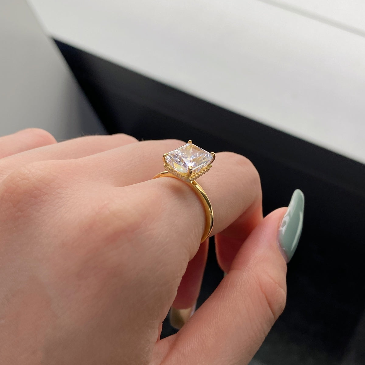 [Polaidi Jewelry]4.0 Carat Ornate Enchanting Radiand Cut Banquet Ring