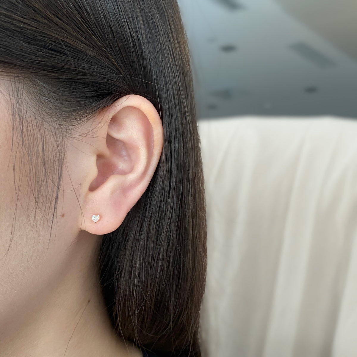 [Polaidi Jewelry]Sparkling Heart Shaped Simple Earrings