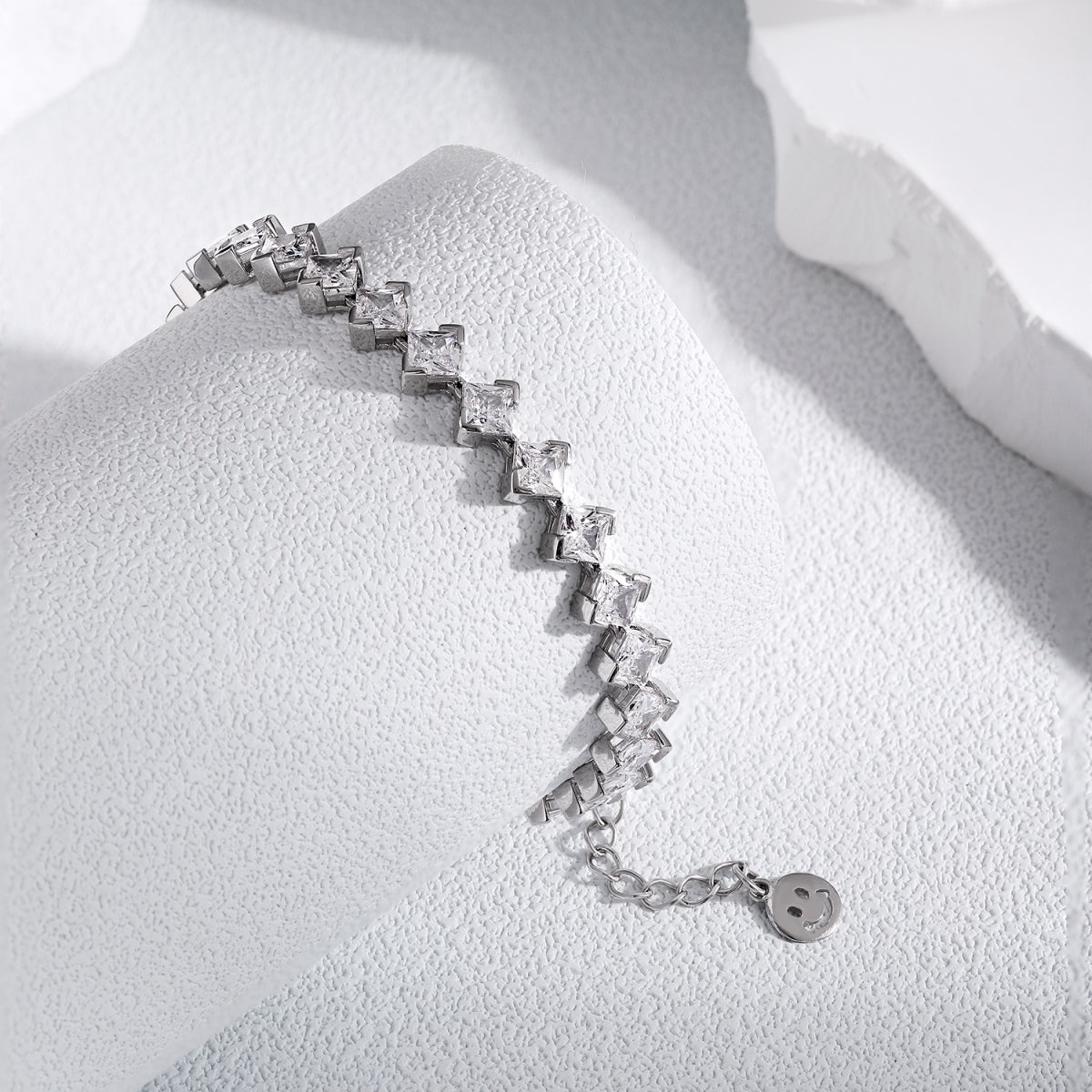 [Polaidi Jewelry]0.5 Carat Ornate Princess Cut Daily Bracelet