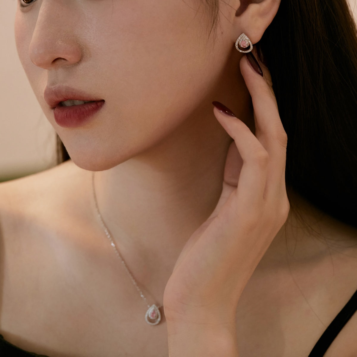 [Polaidi Jewelry]Sparkling Delicate Water Drop Shape Daily Earrings