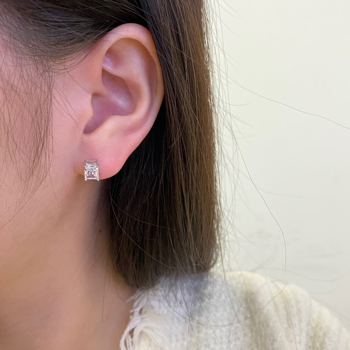 [Polaidi Jewelry]Stylish Shiny Rectangular Center Stone Stud Earrings