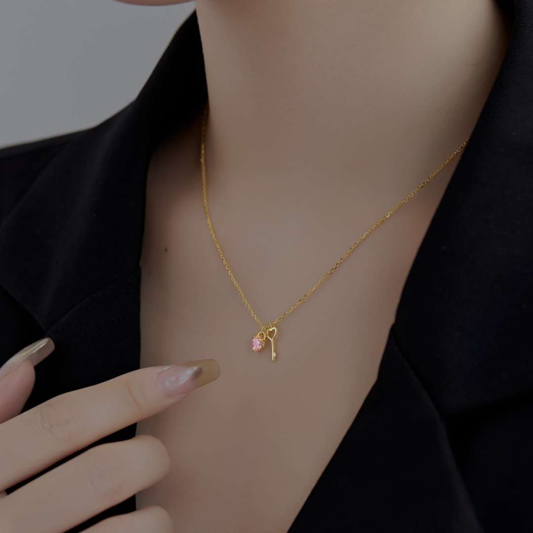 [Polaidi Jewelry]Unique Heart Shape Key Pendent Necklace
