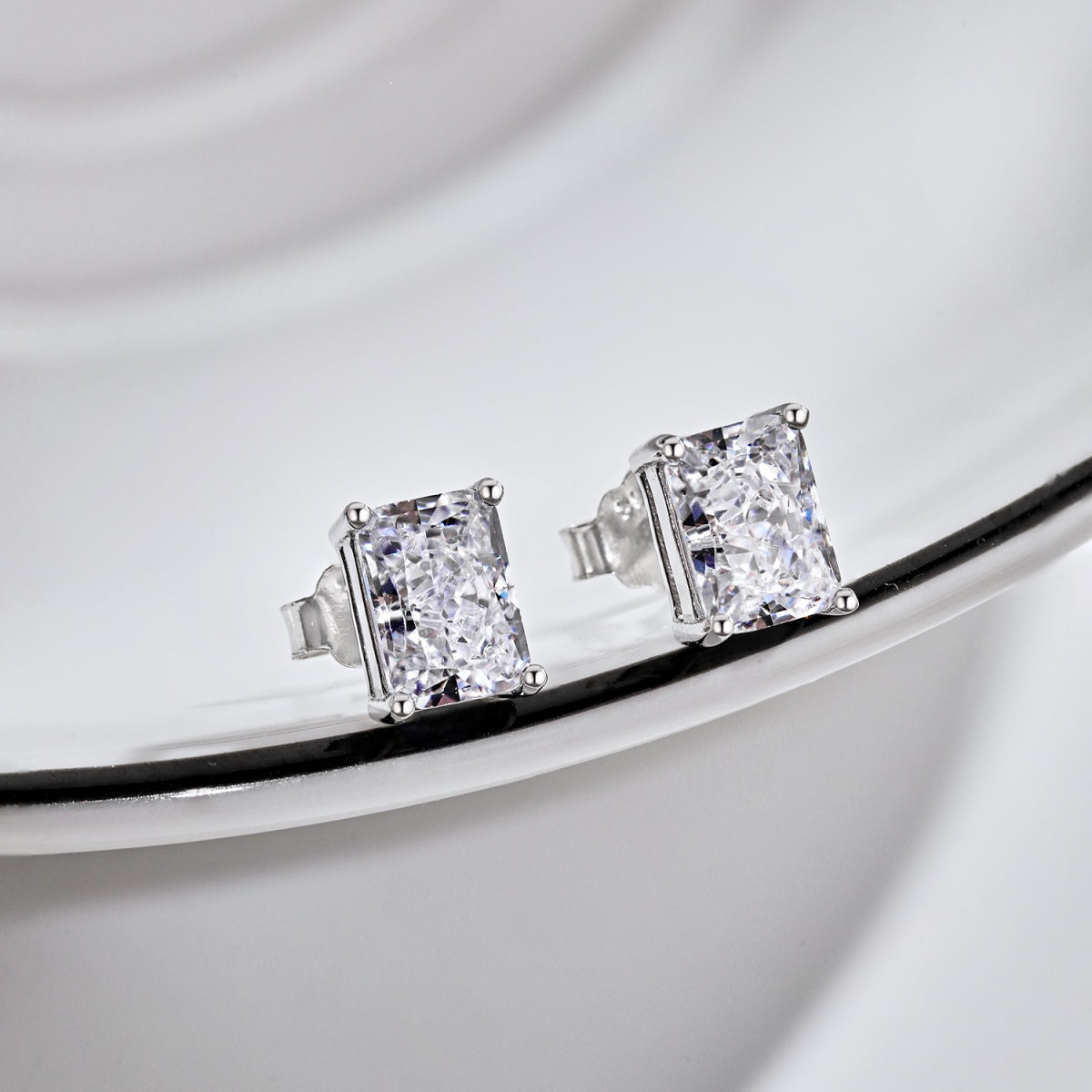[Polaidi Jewelry]Radiant Luxurious Princess Cut Daily Earrings