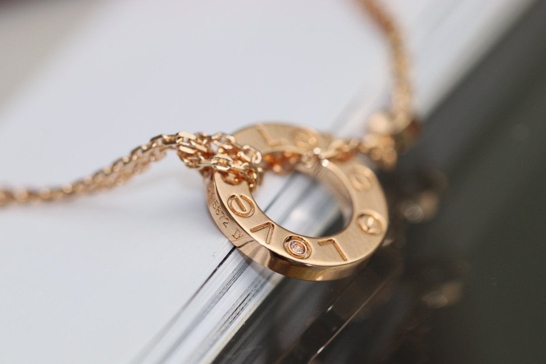 [：Polaidi Jewelry]LOVEネックレス アジャスタブル ローズゴールド 2ダイヤモンド