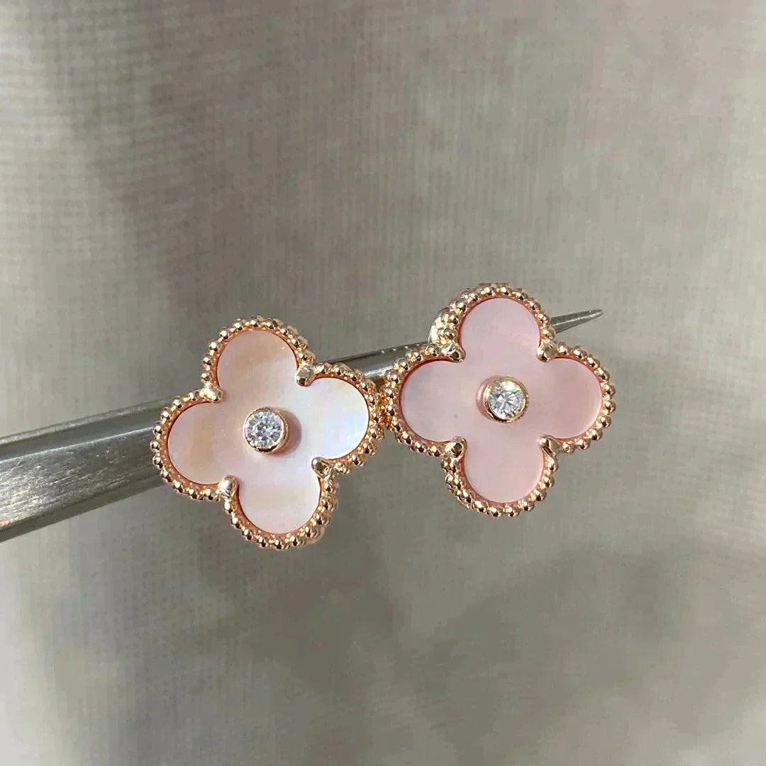 [：Polaidi Jewelry]CLOVER MEDIUM 1 MOTIFS  PINK MOP DIAMOND EARRINGS