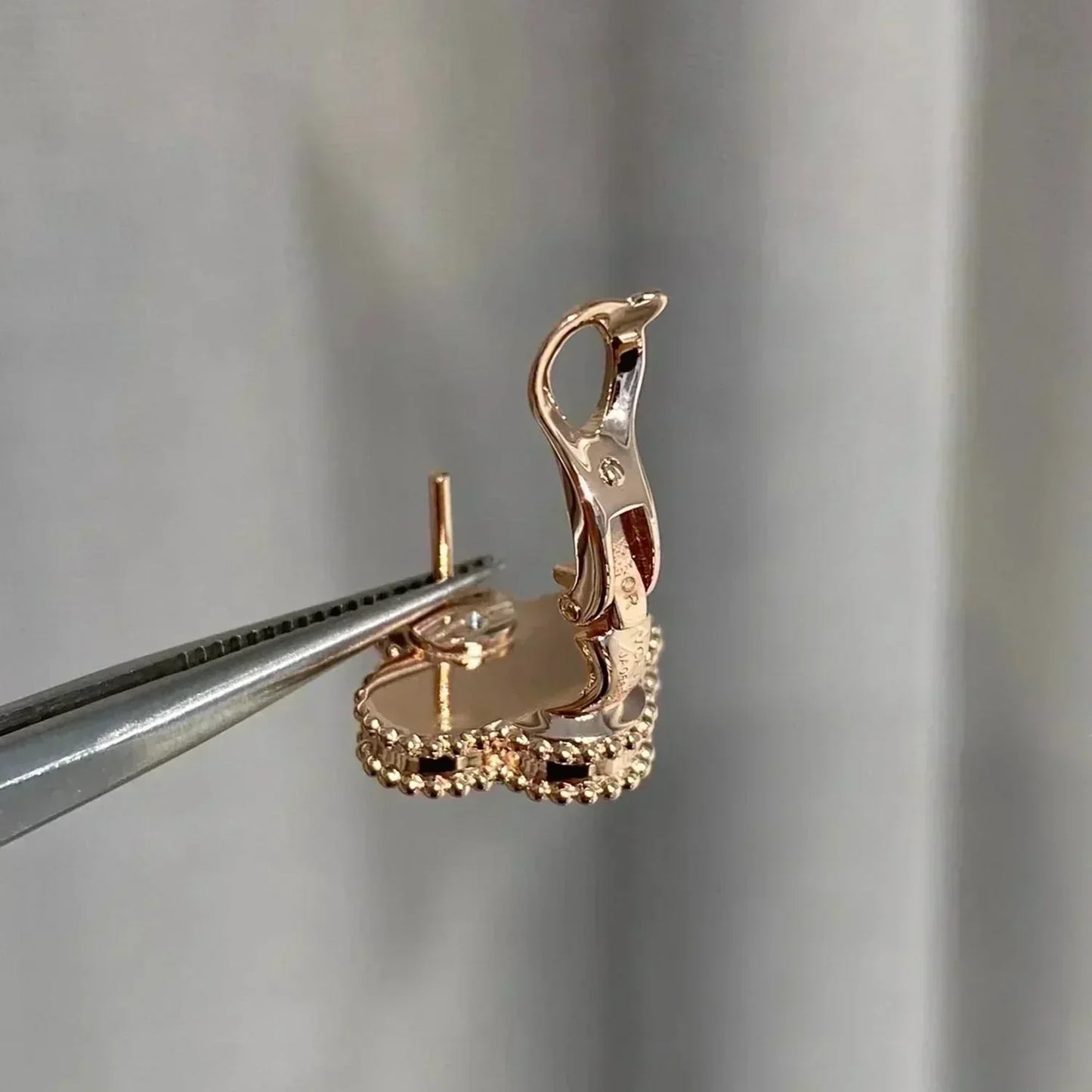 [Polaidi Jewelry]CLOVER MEDIUM 1 MOTIFS  PINK MOP DIAMOND EARRINGS