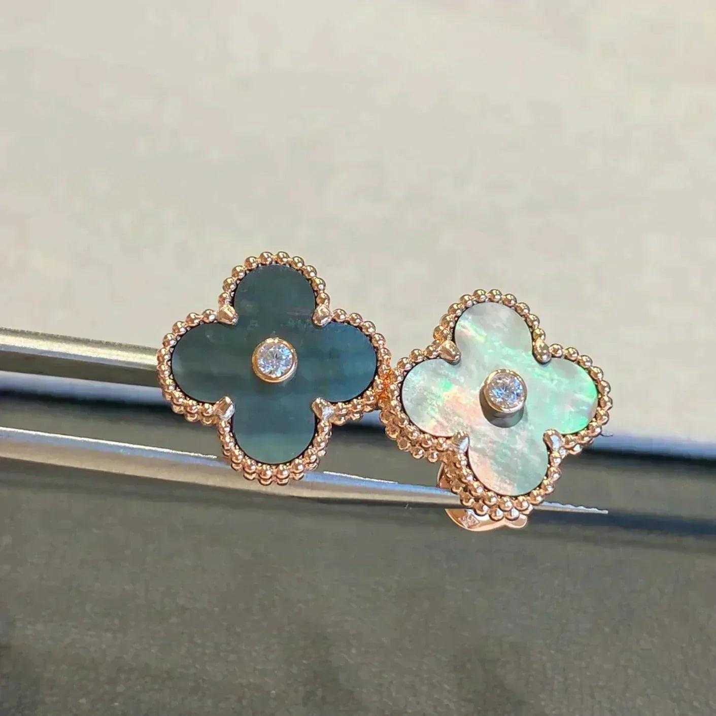 [Polaidi Jewelry]CLOVER MEDIUM 1 MOTIFS GRAY MOP  DIAMOND EARRINGS