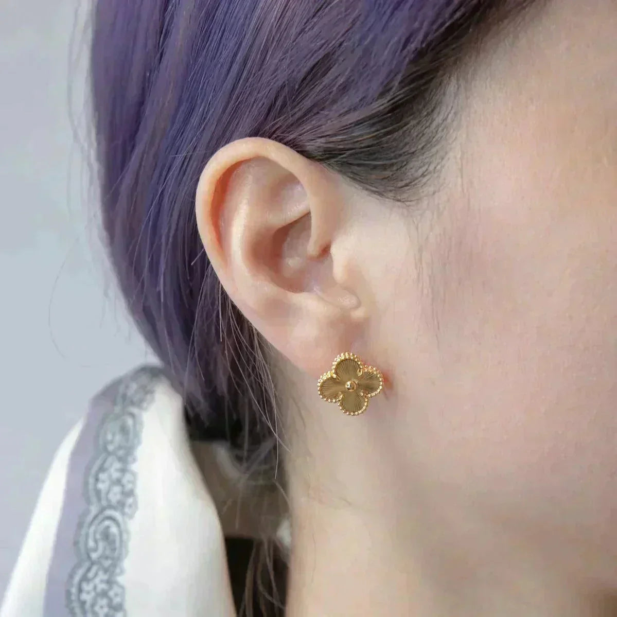 [Polaidi Jewelry]CLOVER MEDIUM 1 MOTIFS LASER EARRINGS