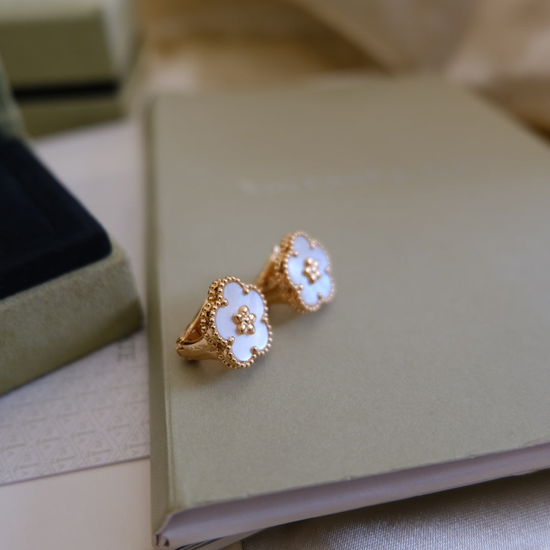 [Polaidi Jewelry]LUCKY WHITE MOP EARRINGS