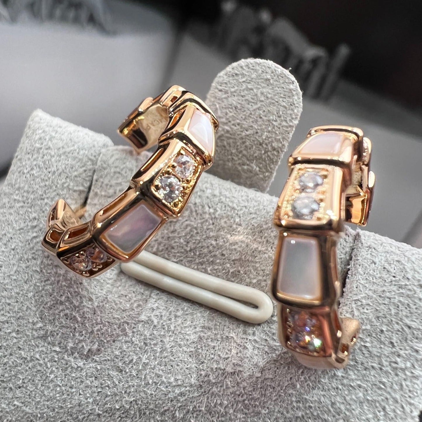 [：Polaidi]SERPENTI MOP PINK GOLD EARRINGS