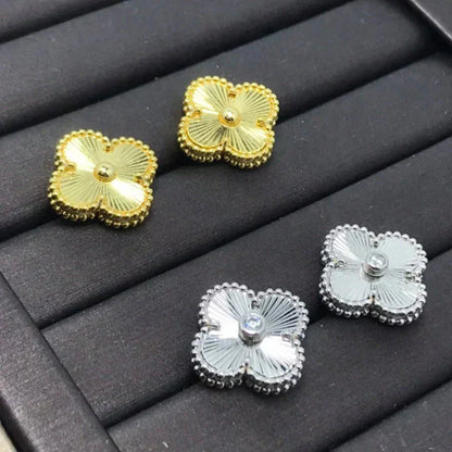 [：Polaidi Jewelry]クローバーミニ 9.5MM レーザーイヤリング