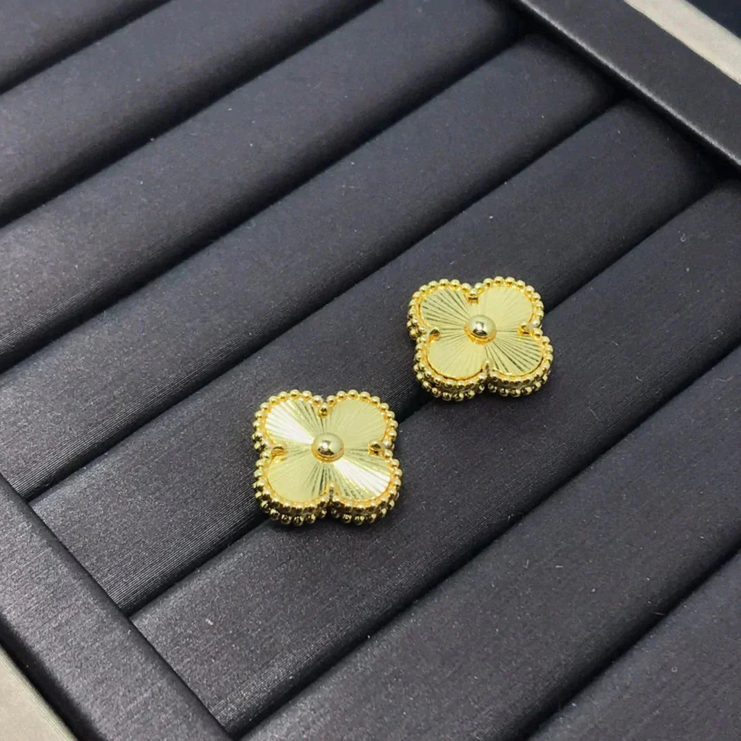 [Polaidi Jewelry]CLOVER MINI 9.5MM LASER EARRINGS