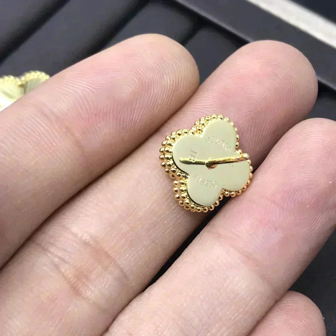 [：Polaidi Jewelry]クローバーミニ 9.5MM レーザーイヤリング