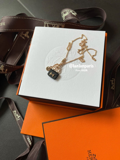 [：Polaidi Jewelry]コンスタンス ブラックペンダント ピンクゴールドネックレス