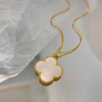 [Perlaura Jewelry ]CLOVER 25MM MOP LARGE PENDANT NECKLACE