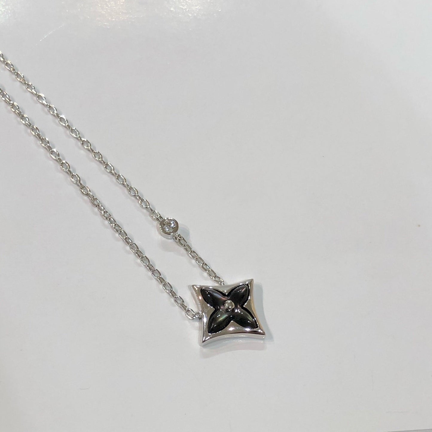 [：Polaidi Jewelry]スター ブラックMOP ネックレス
