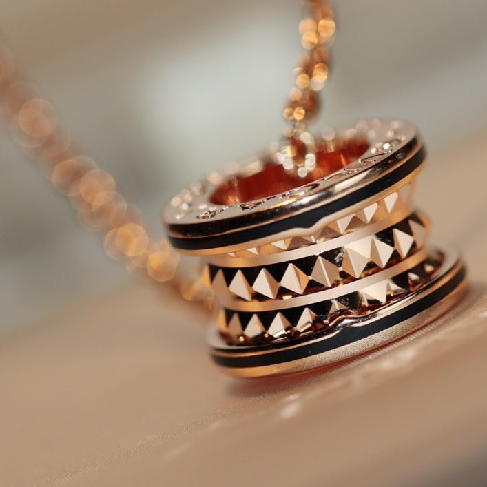 [：Polaidi]ZERO 1 ROCK PEDANT PINK GOLD BLACK NECKLACE