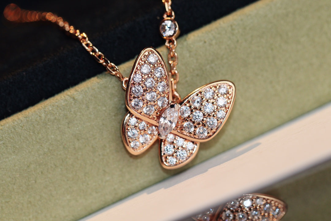 [：Polaidi Jewelry]バタフライダイヤモンドネックレス