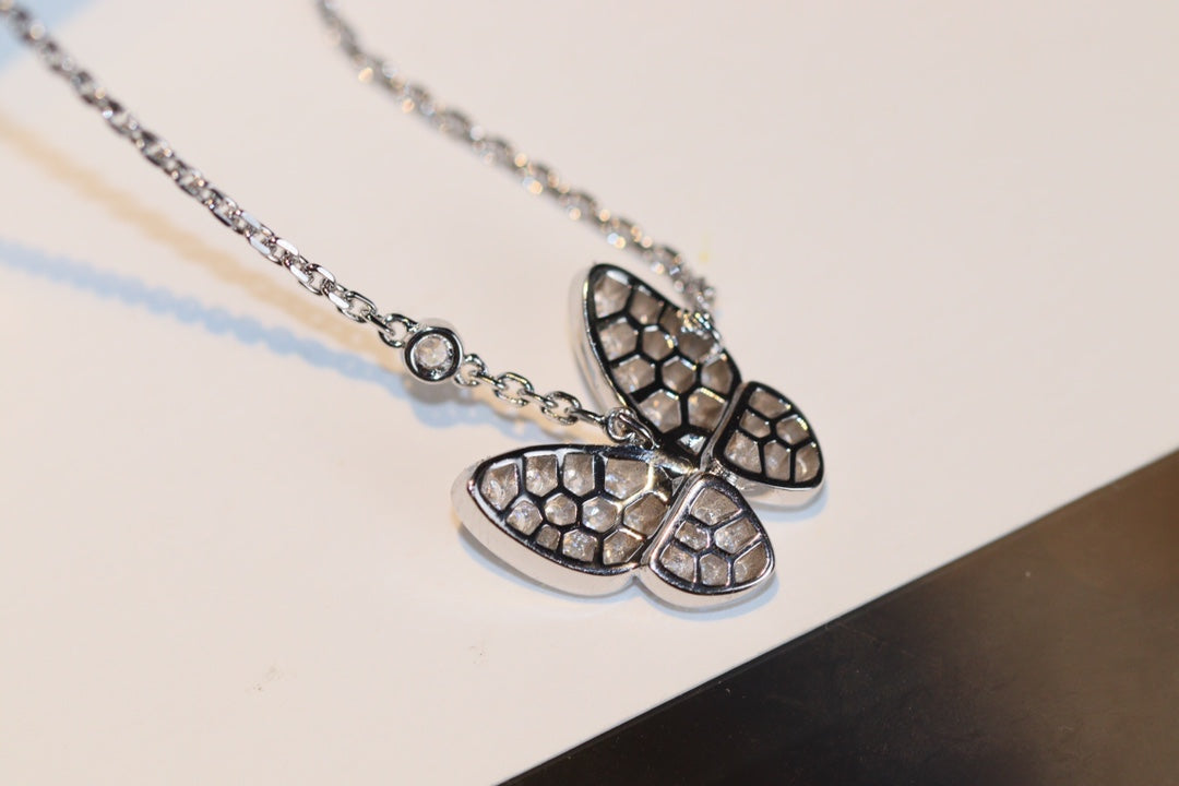 [：Polaidi Jewelry]バタフライダイヤモンドネックレス