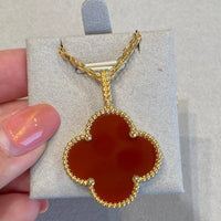 [Perlaura Jewelry ]CLOVER 25MM NECKLACE GOLD CARNELIAN
