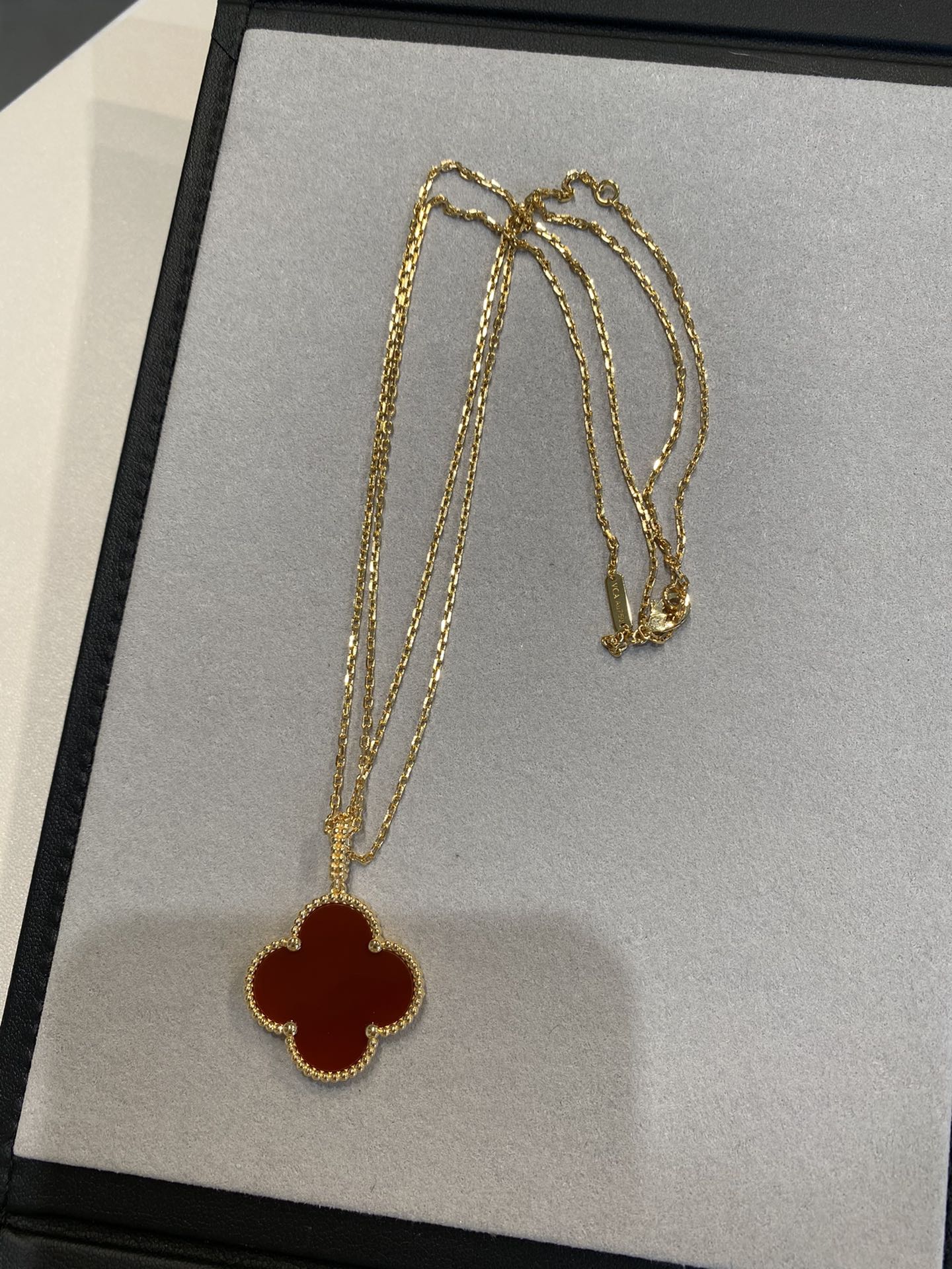 [：Polaidi Jewelry]クローバー 25MM ネックレス ゴールド カーネリアン