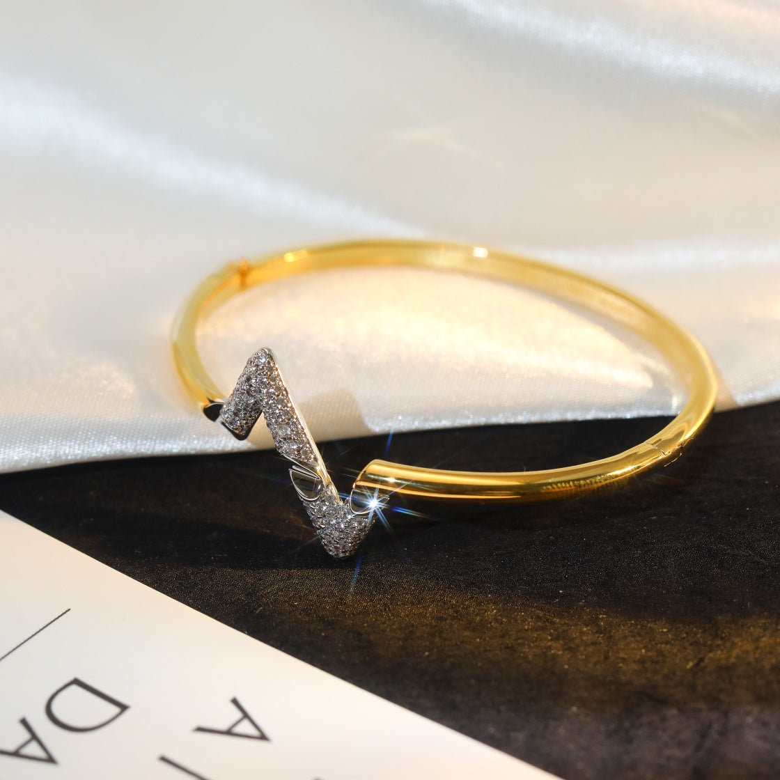 [：Polaidi Jewelry]VOLTE UPSITE DOWN GOLD DIAMOND BRACELET