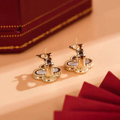 [Polaidi Jewelry]CLOVER MEDIUM 1 MOTIFS  WHITE MOP STUD EARRINGS