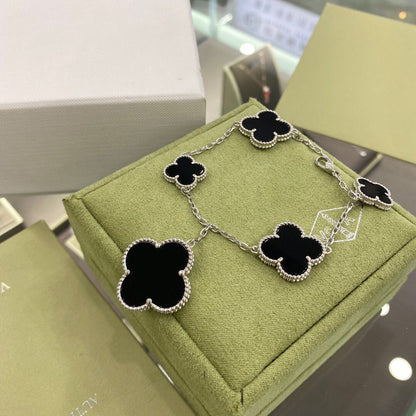 [：Polaidi Jewelry]CLOVER 5 MOTIFS SIVLER ONYX BRACELET