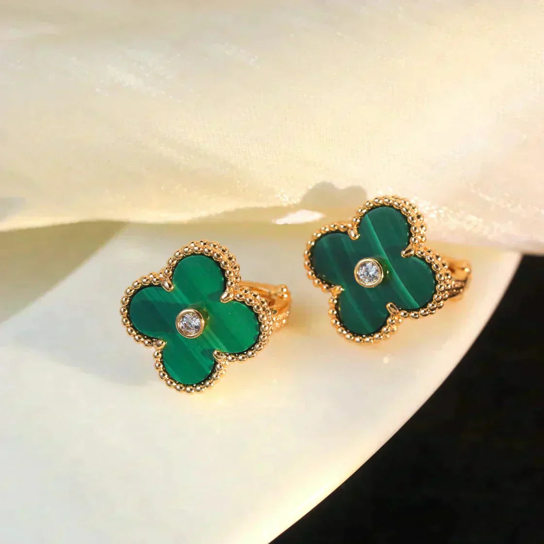 [：Polaidi Jewelry]CLOVER MEDIUM 1モチーフ マラカイト ダイヤモンド ピアス