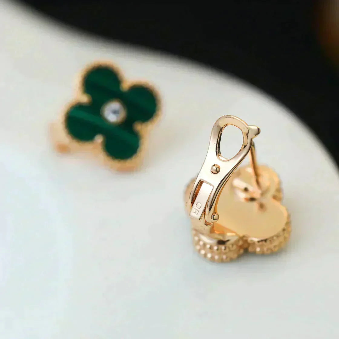 [：Polaidi Jewelry]CLOVER MEDIUM 1モチーフ マラカイト ダイヤモンド ピアス