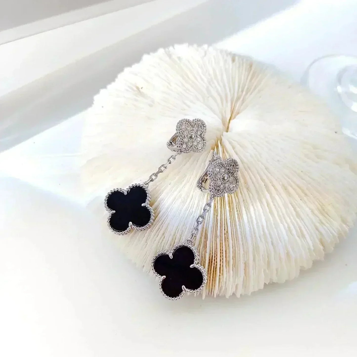 [：Polaidi Jewelry]CLOVER 2 MOTIFS  DIAMOND ONYX EARRINGS SILVER