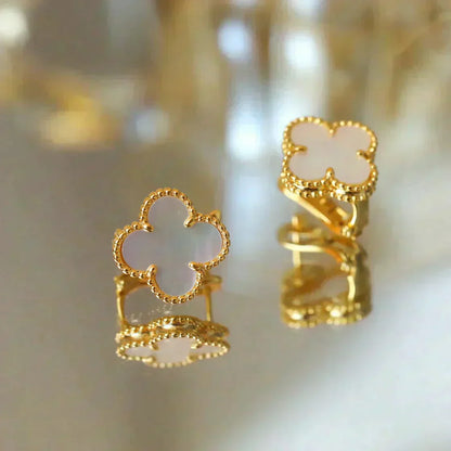 [Polaidi Jewelry]CLOVER MEDIUM 1 MOTIFS  WHITE MOP STUD EARRINGS