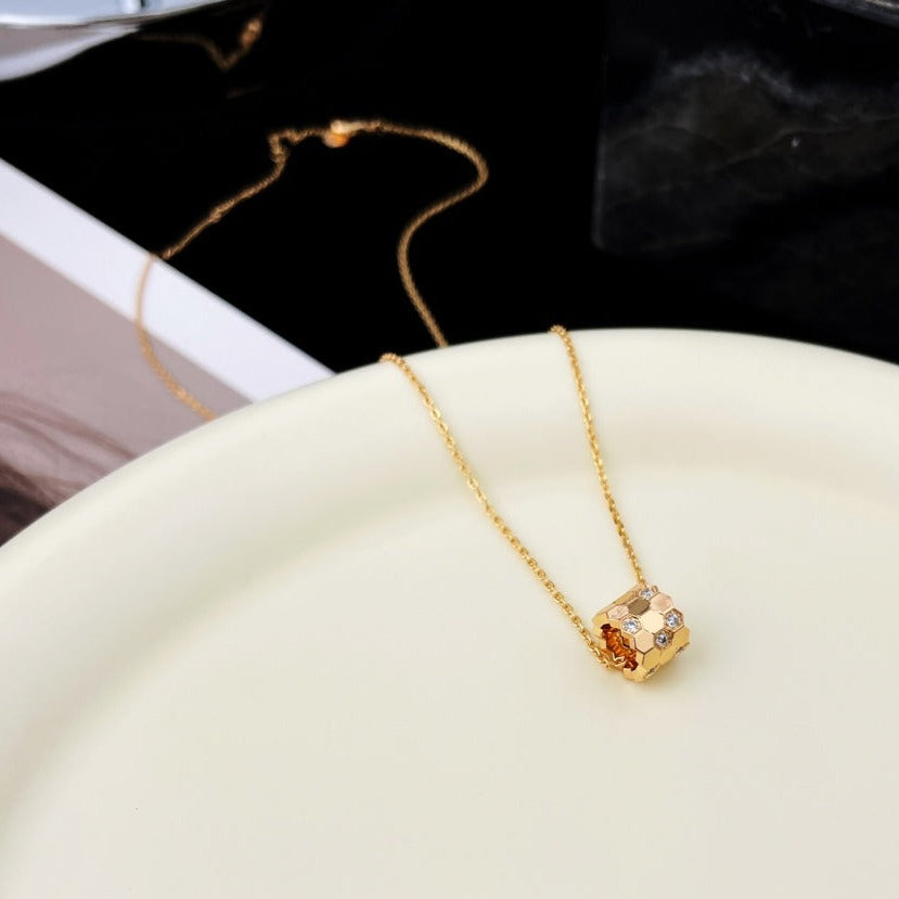 [：Polaidi Jewelry]BEE ミニペンダント ダイヤモンドネックレス