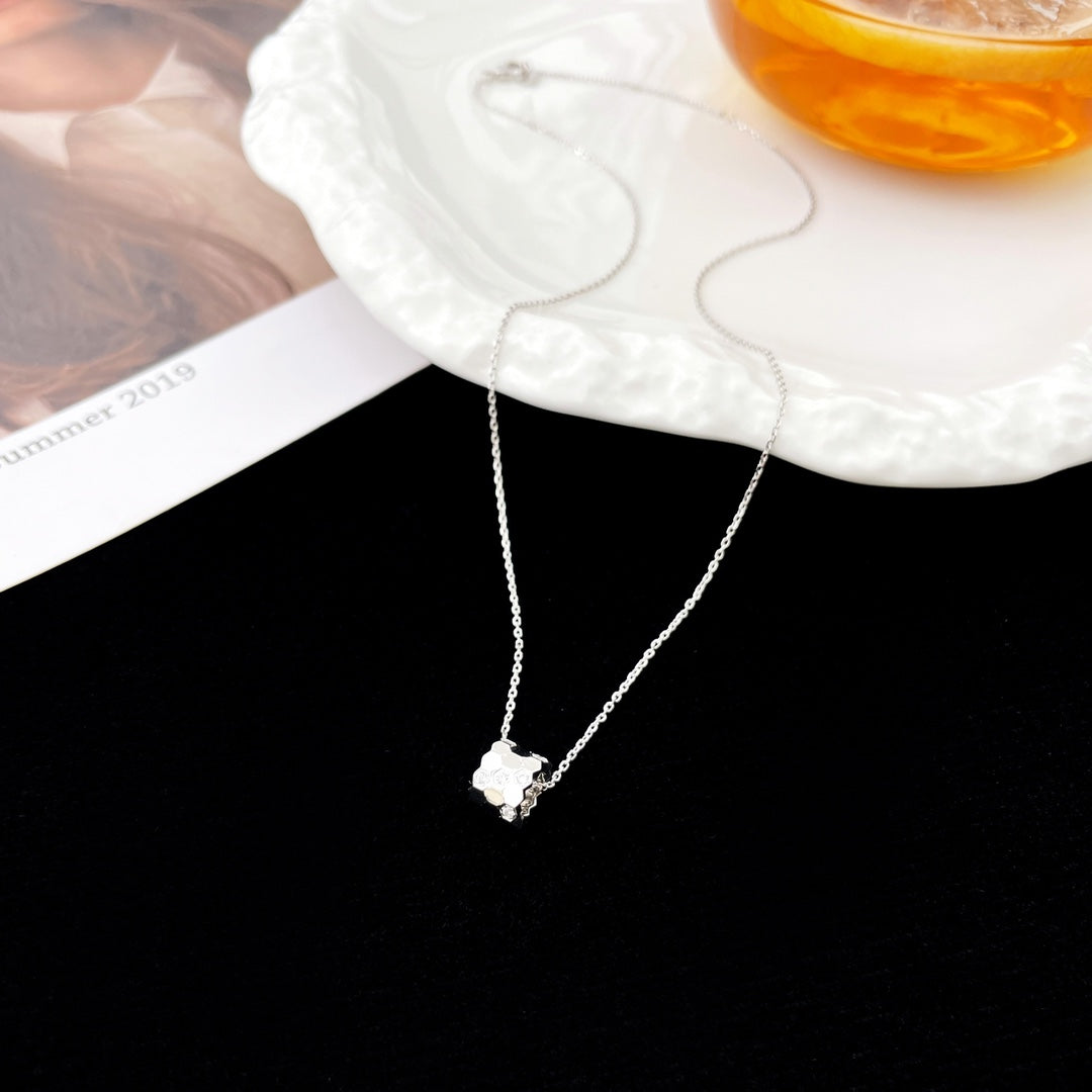 [：Polaidi Jewelry]BEE ミニペンダント ダイヤモンドネックレス