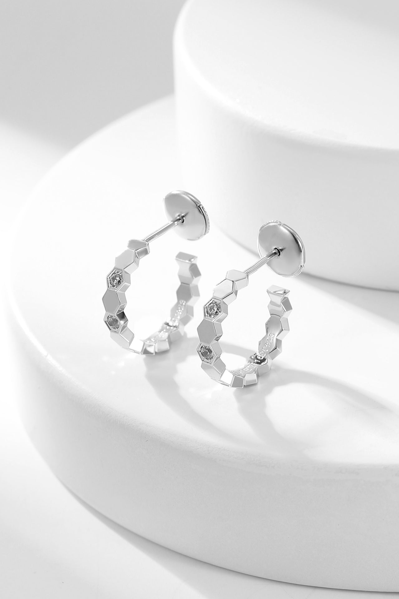 [Polaidi Jewelry]BEE LOVE DIAMOND HOOP EARRINGS
