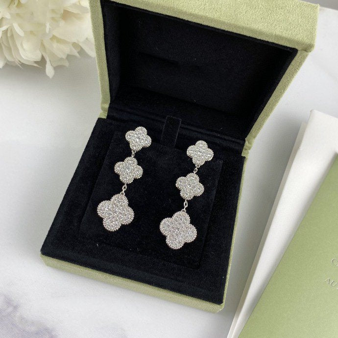 [：Polaidi Jewelry]クローバー 3モチーフ ダイヤモンド シルバー ドロップピアス