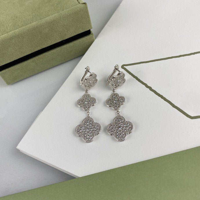 [：Polaidi Jewelry]クローバー 3モチーフ ダイヤモンド シルバー ドロップピアス