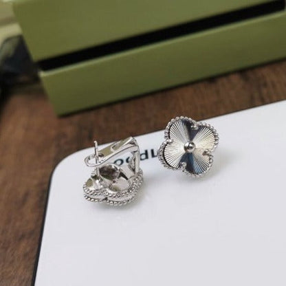 [Polaidi Jewelry]CLOVER MEDIUM STUD EARRINGS