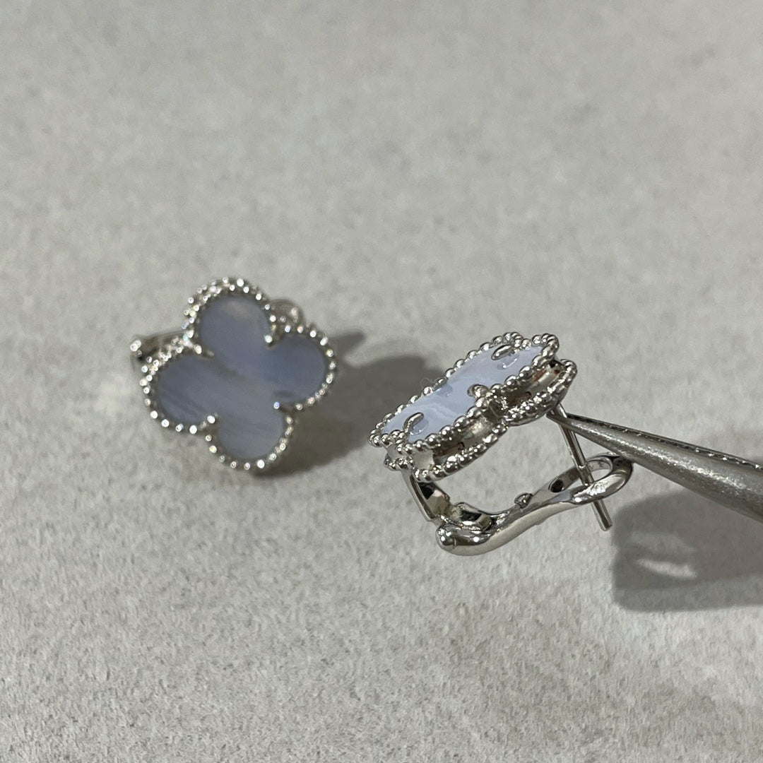 [Polaidi Jewelry]CLOVER CHALCEDONY SILVER STUD EARRINGS
