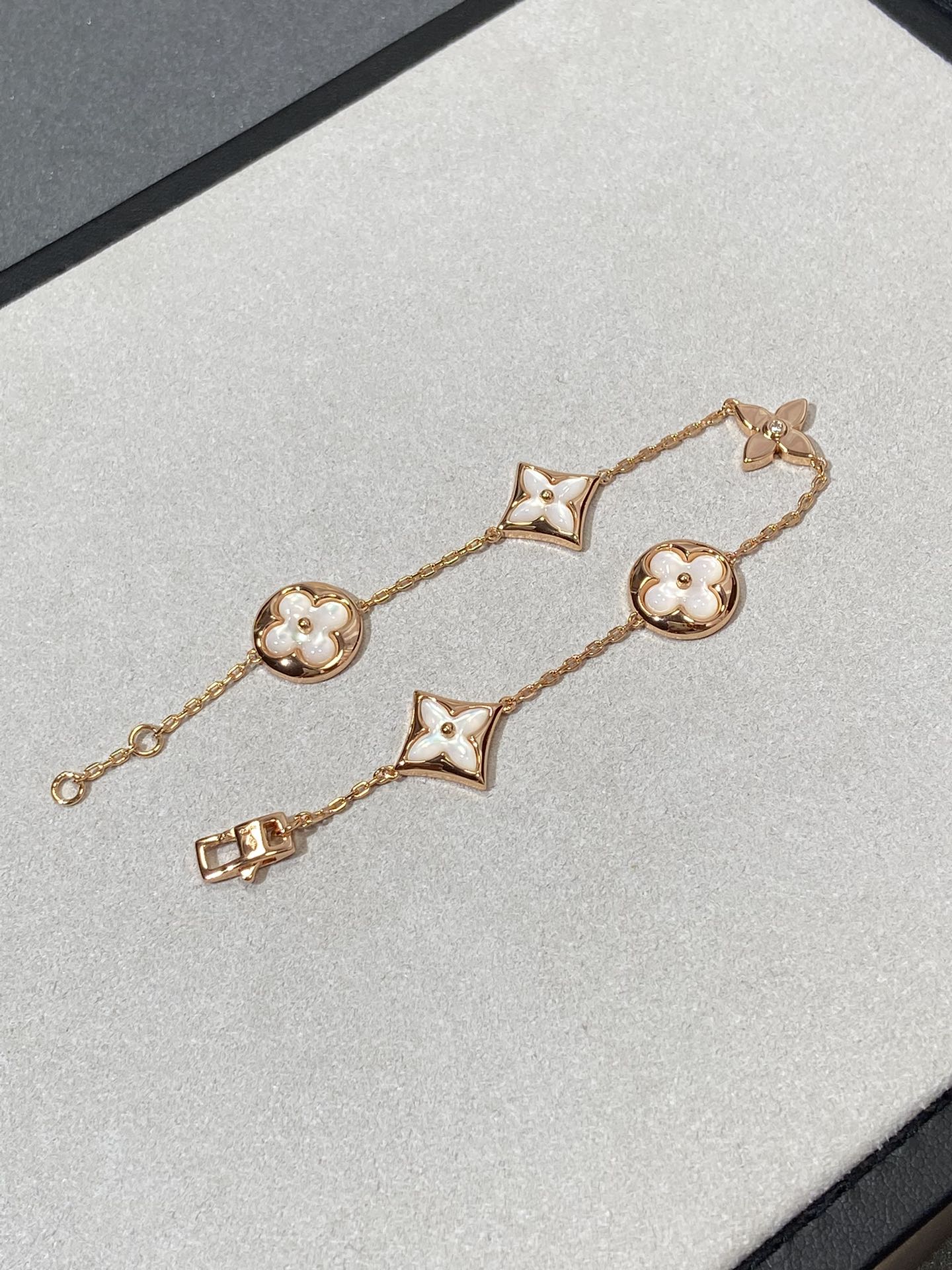 [：Polaidi Jewelry]STAR AND SUN 5 MOTIF MOP PINK GOLD BRACELET