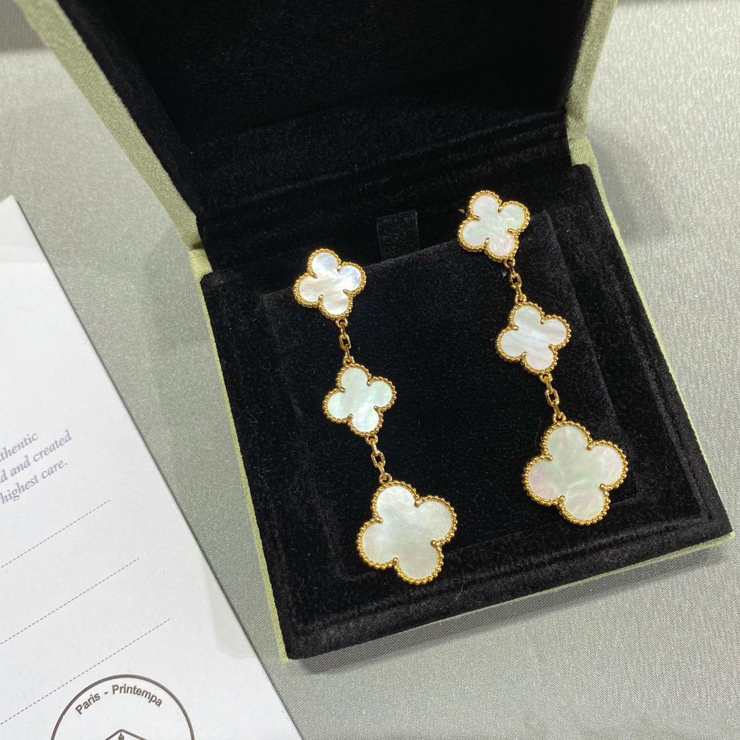 [：Polaidi Jewelry]クローバー MOP 3モチーフ ゴールド ピアス