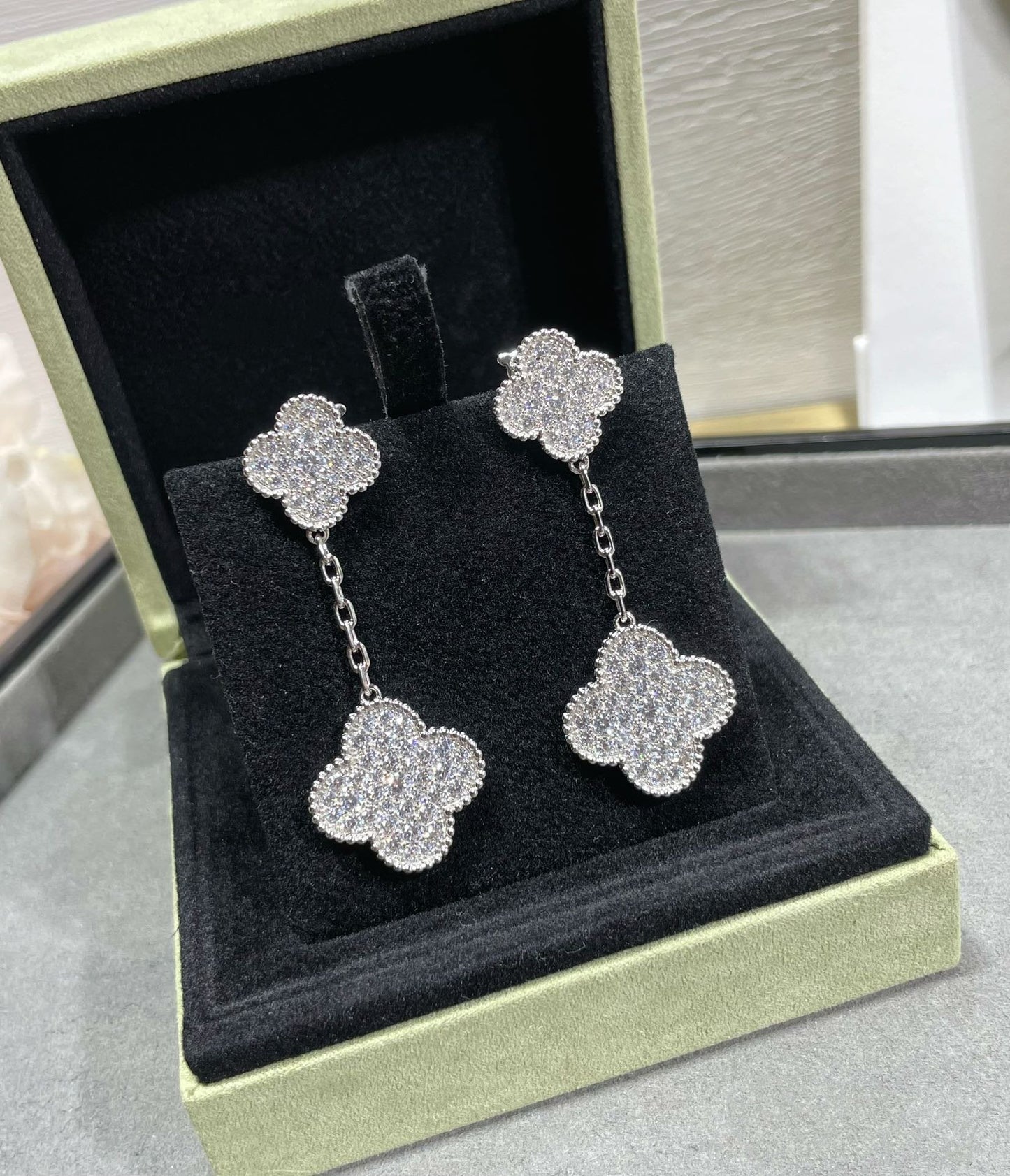 [：Polaidi Jewelry]CLOVER 2 MOTIFS DIAMOND PAVED SILVER EARRINGS