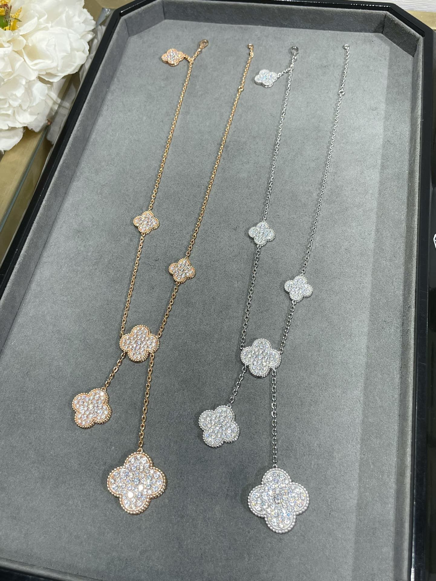 [Polaidi Jewelry]CLOVER 6 MOTIF DIAMOND PAVED NECKLACE